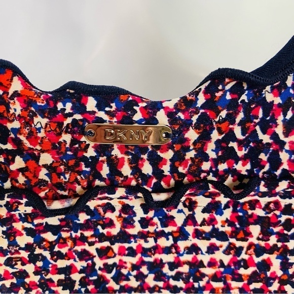 DKNY Ruffled Print One Piece Swimsuit Size 6 - Picture 6 of 9